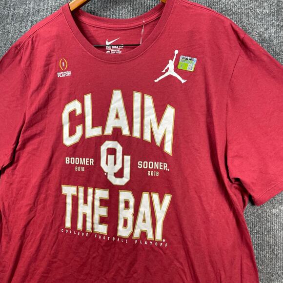 The Nike Tee Athletic Cut Men's XXL Red Oklahoma Sooners "Claim The Bay" College - Picture 2 of 8